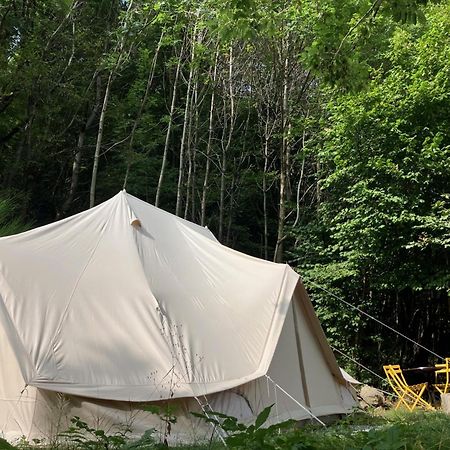 Grande Tente Tipi En Pleine Foret Burzet Exterior photo